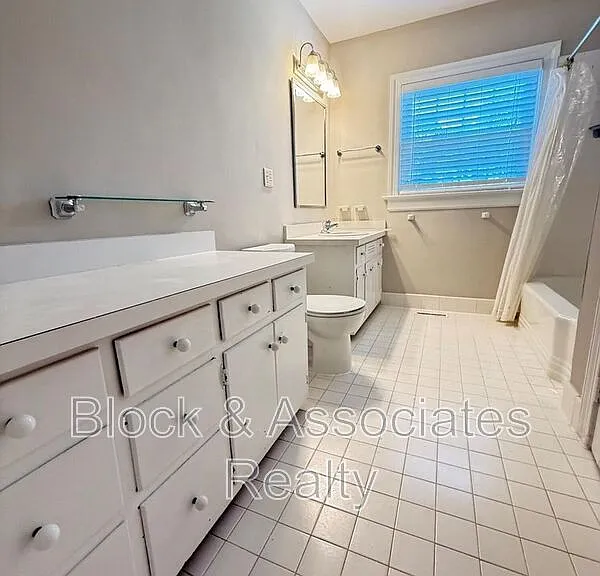 2667 Davis St — Photo 25