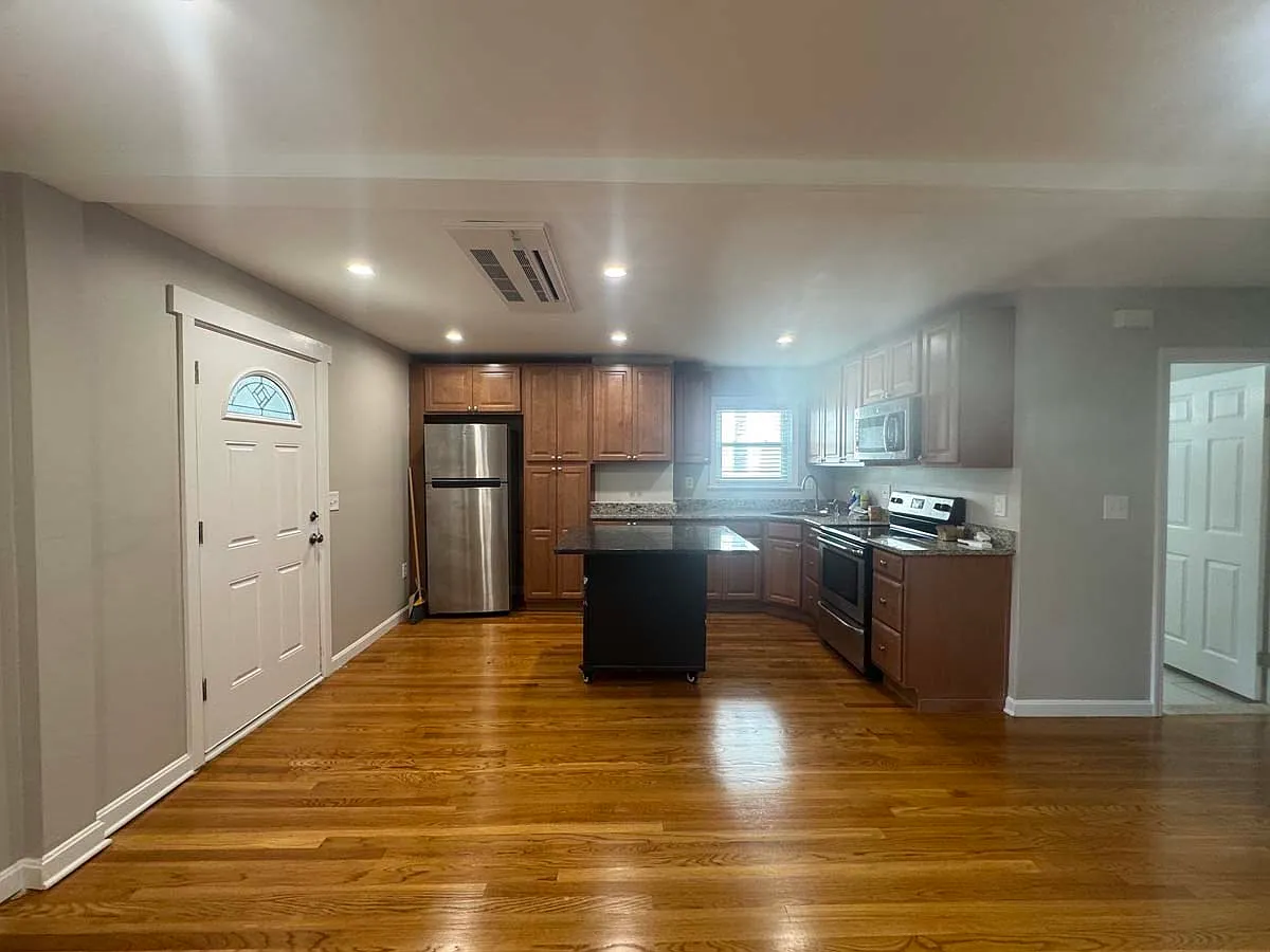 1 bed, 1.0 bath, 650 sqft, $2,000 — Photo 1