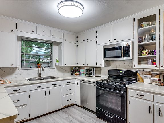 5th image of 501 Lindsey St