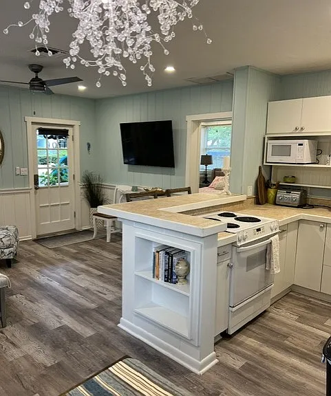 1706 Wisconsin Ln — Photo 4