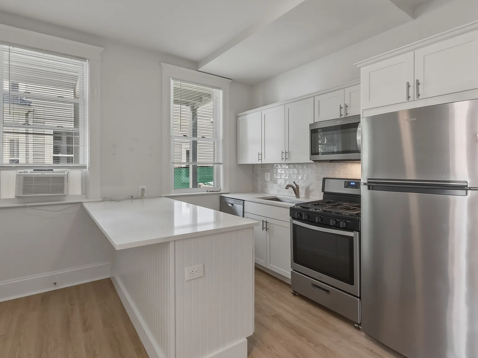2 bed, 1200 sqft, $3,100 — Photo 1