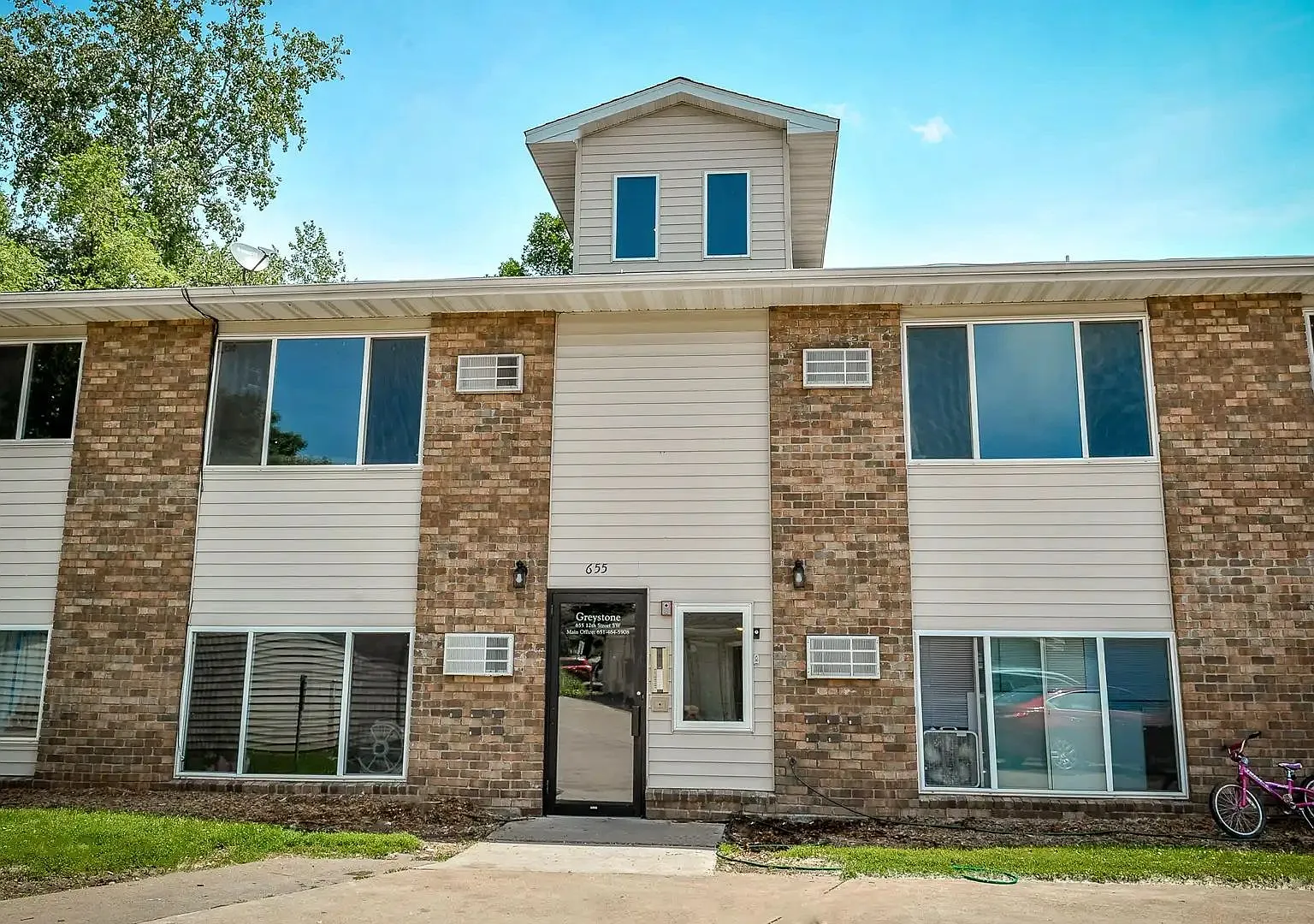 Greystone Apartments — Photo 1