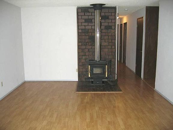 3rd image of 1147 Lockwood Dr