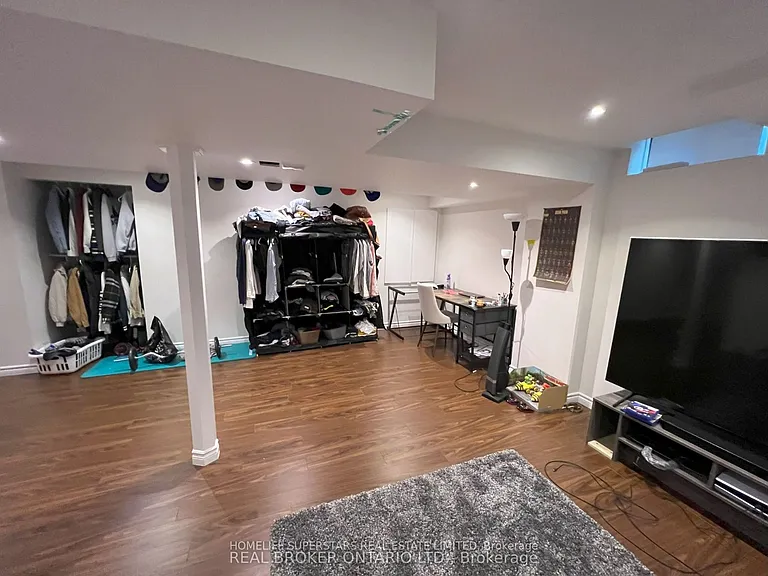 2555 Thomas St #1 — Photo 23