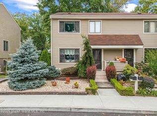 62 Arrowood Ct, Staten Island, NY 10309
