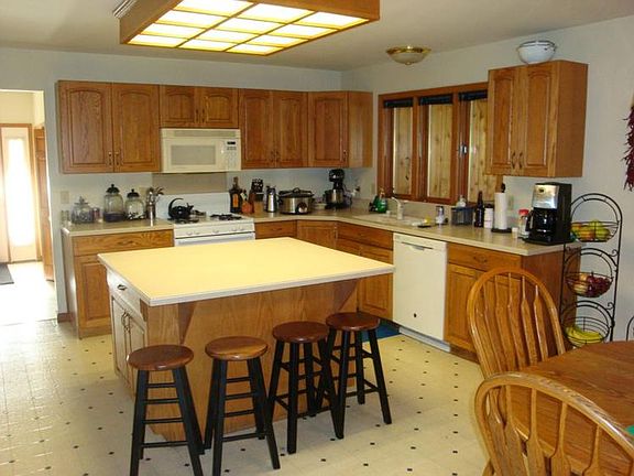 4th image of 6017 Emerson Ct