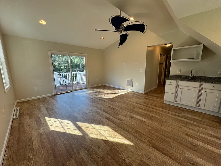 2094 Fieldcrest Dr — Photo 37