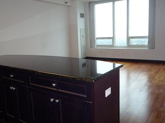 4th image of 33 W Ontario St APT 57F