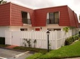 1402 Oxford Ln, Boynton Beach, FL 33426