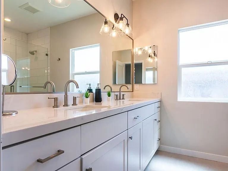 1345 Holly Ave — Photo 22