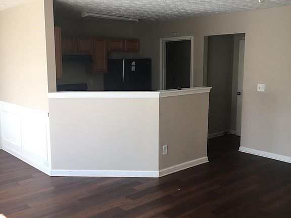 2nd image of 716 Shadow Lakes Dr