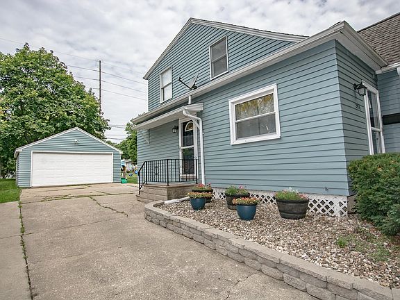 5th image of 2914 E Ave NE