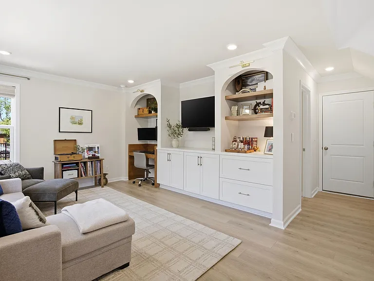 Lower Level: Built-In Desk & Family Room with Full Bathroom