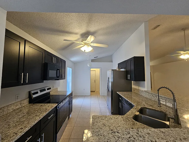 921 Bristle Cone Ct — Photo 3
