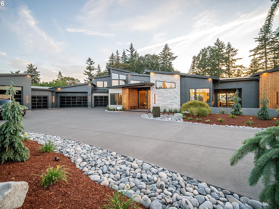 1st image of NE 50th Ave #32