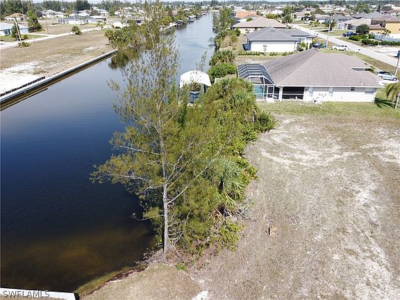 2nd image of 3715 Gulfstream Pkwy