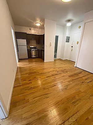 3rd image of 11 Maiden Ln #13A