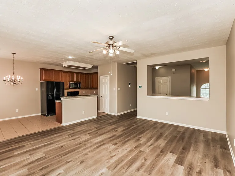 814 Forest Ivy Ln — Photo 6