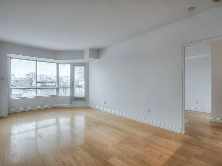 77 McMurrich St #307-U307 — Photo 2
