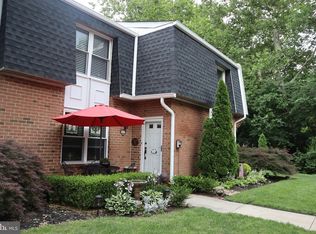 1067 Harbour Dr, Palmyra, NJ