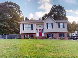 137 Stone Bridge Rd, Mount Airy, NC 27030