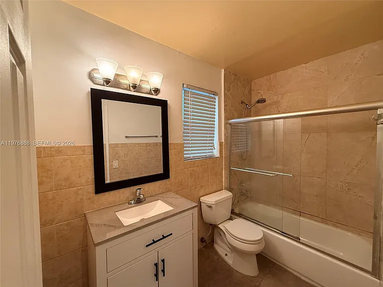 1104 N 17th Ct #105 — Photo 6