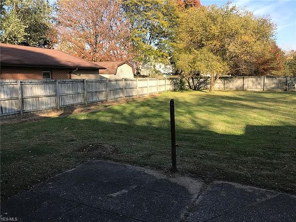 3rd image of 1293 Blueberry Hill Dr