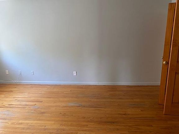 3rd image of 182 Brook St APT B5