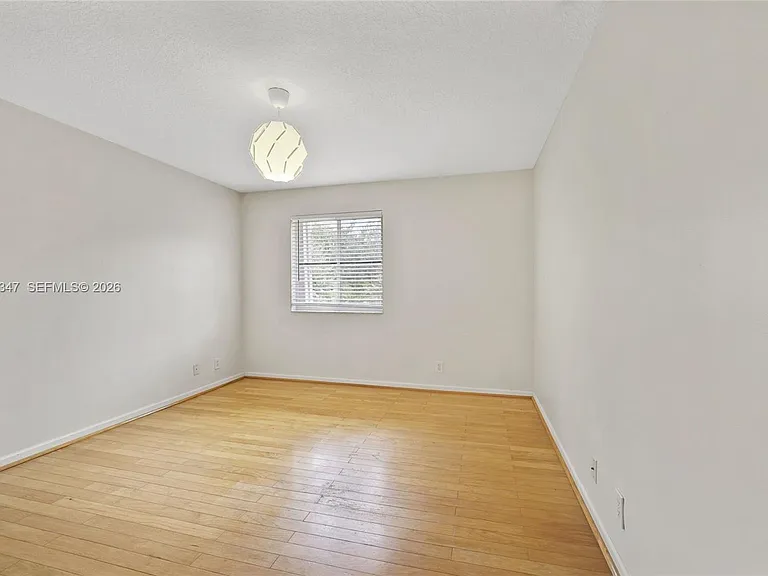 4312 Laurel Ridge Cir — Photo 36
