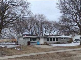 310 W Maple St, Shepherd, MI 48883