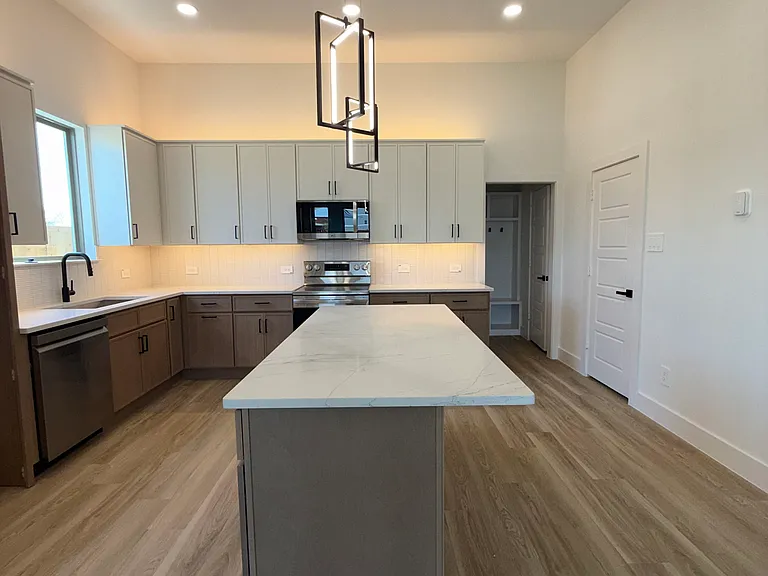 5608 Mesa Cir — Photo 3