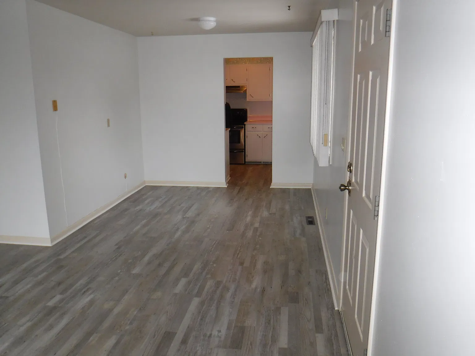 2 bed, 1000 sqft, $1,150 — Photo 3