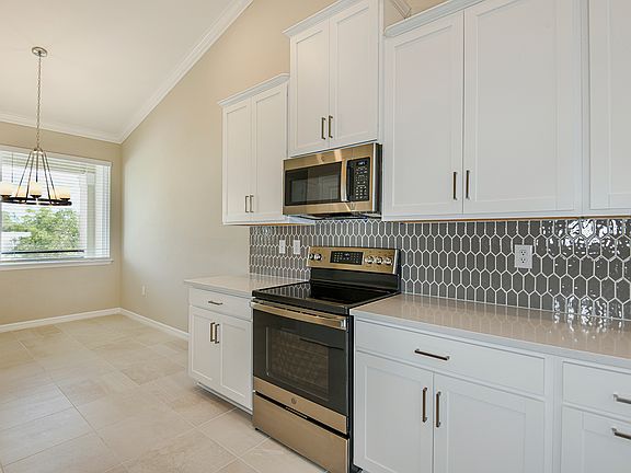 4th image of 23921 Collina Way Unit 204