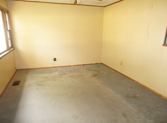 2nd image of 1600 Marlboro Ln