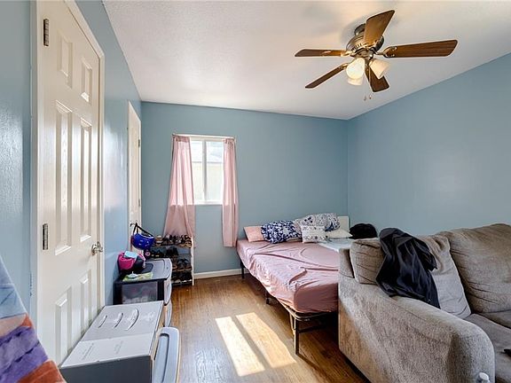 3rd image of 28 N 80th Pl