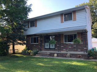 19320 Davinwood Dr, Cleveland, OH 44135