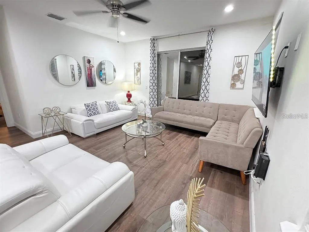 4 bed, 3.0 bath, 1868 sqft, $2,900 — Photo 2