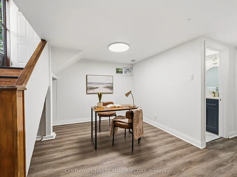 54 Manitoulin Dr — Photo 18