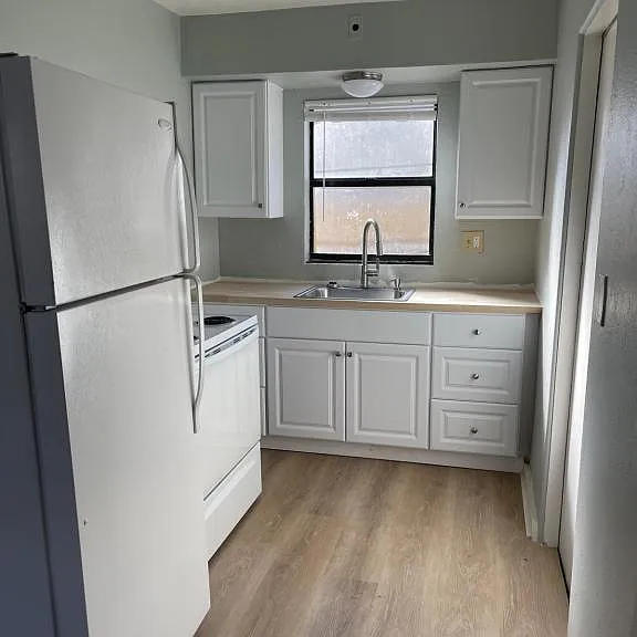 1477 Pierce St — Photo 7
