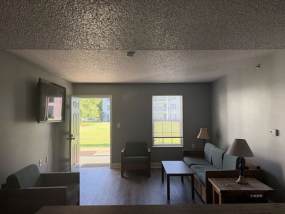 4th image of 15 S Shafer St APT 701