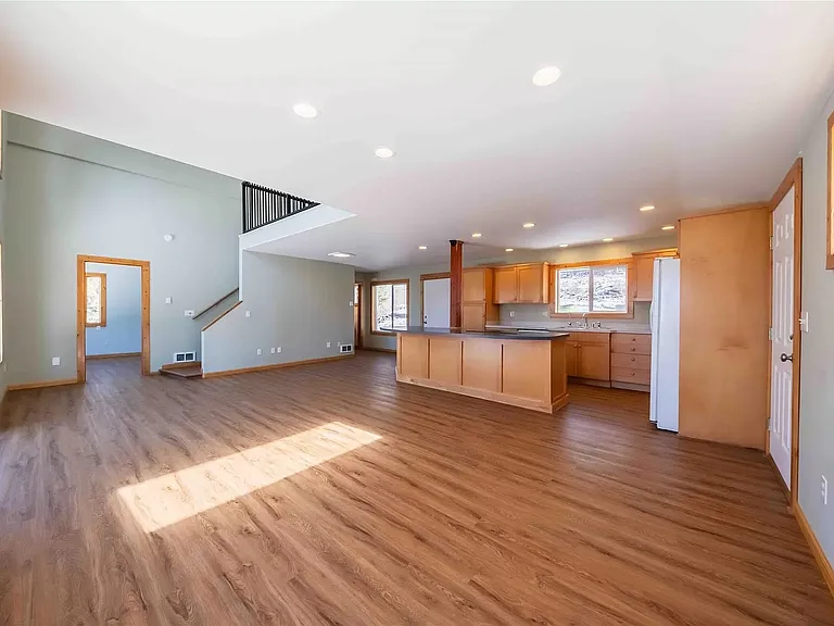34087 Warren Ln — Photo 16