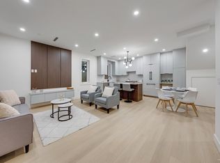 6730 Heather St #1, Vancouver, BC V6P3P4