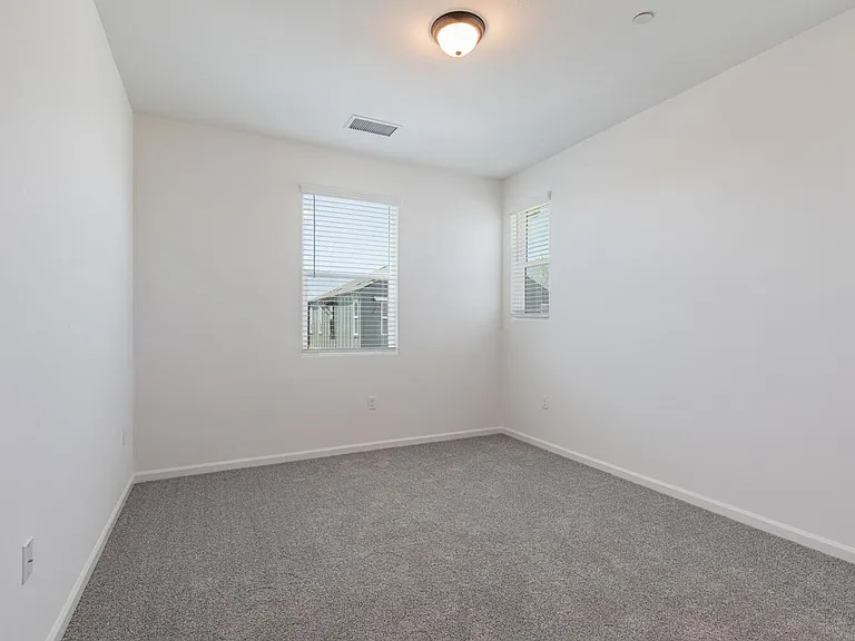 697 Philip Way — Photo 16