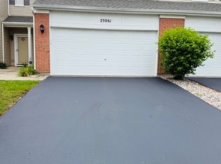25061 S Clare Cir, Manhattan, IL 60442