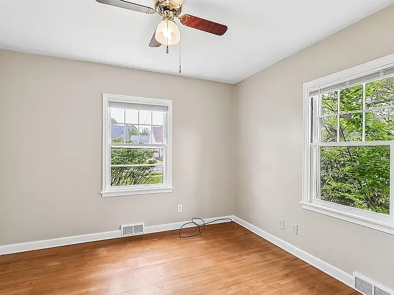 1418 57th Pl — Photo 10