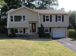 13 Bergen Trl, Hopatcong, NJ 07843