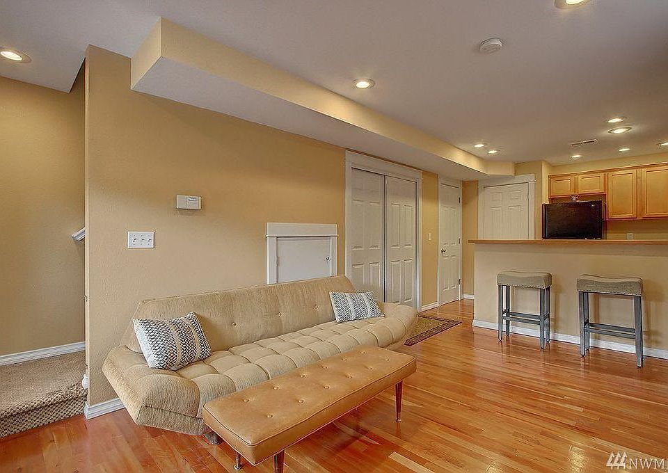 Downstairs area, appliances recently replaced
