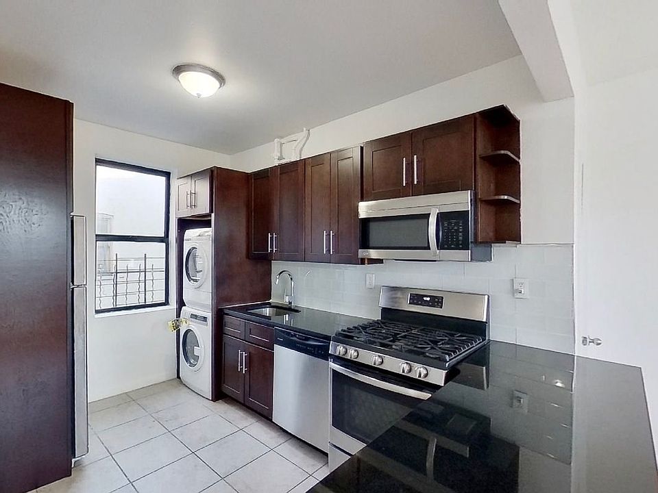 1st image of 3890 Broadway #61