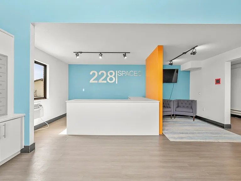 228 Spaces - Furnished Micro-Living Apartments — Photo 9