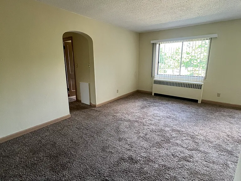 905 Kilian Blvd SE — Photo 27